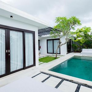 Prasana Villas By Arjani Resorts